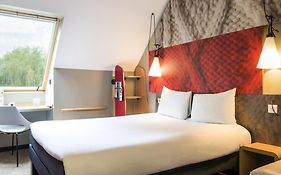 Ibis Senlis